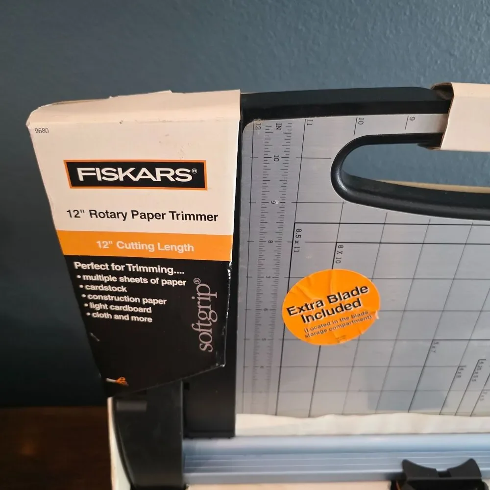 Fiskars 12” Rotary Paper Trimmer 9680 – Scrapbooking - Crafts - Office - New